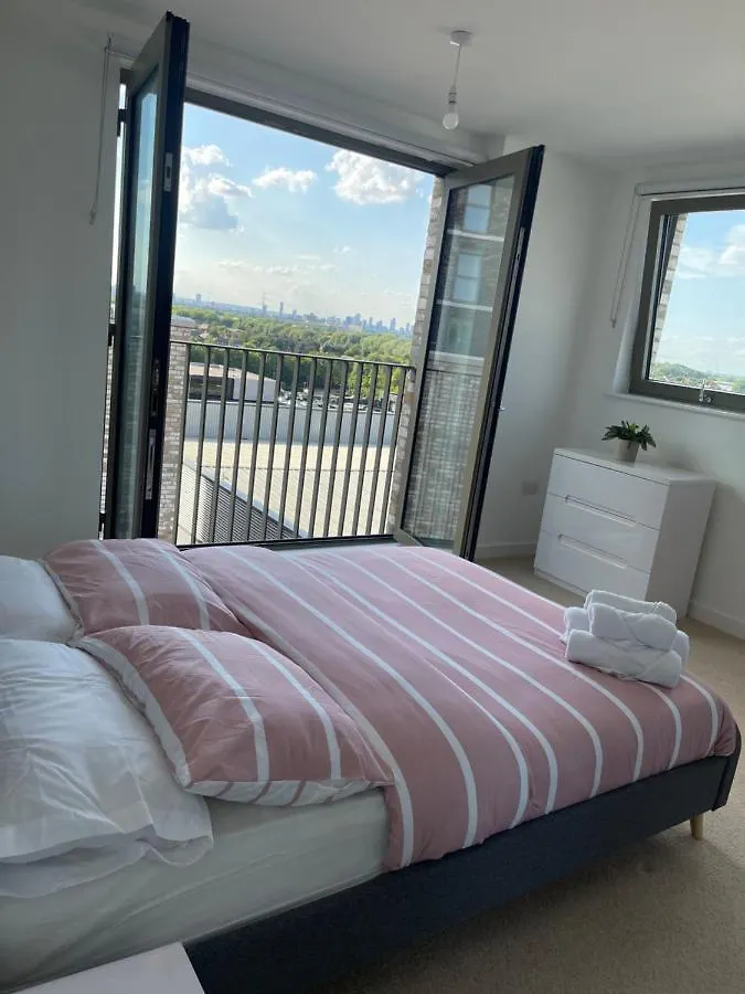 Homestay Riverside Rooms And Apartments London