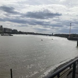  Homestay Limehouse Upon Thames In Great Location